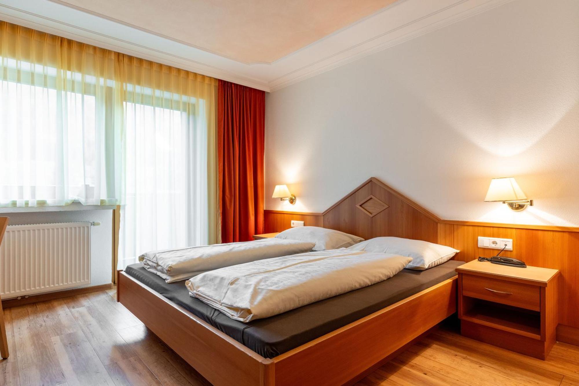 Hotel Tannenhof Brunico Exterior foto